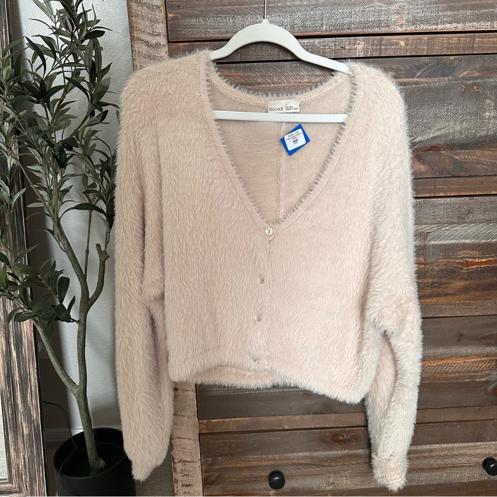 NWT Bécool eyelash v-neck cardigan size S/M
